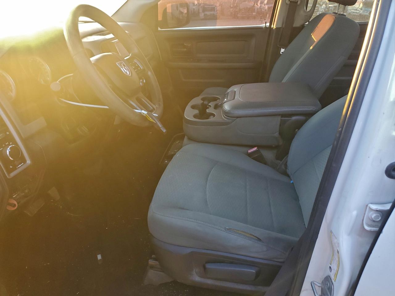 2016 RAM 1500 ST photo 7