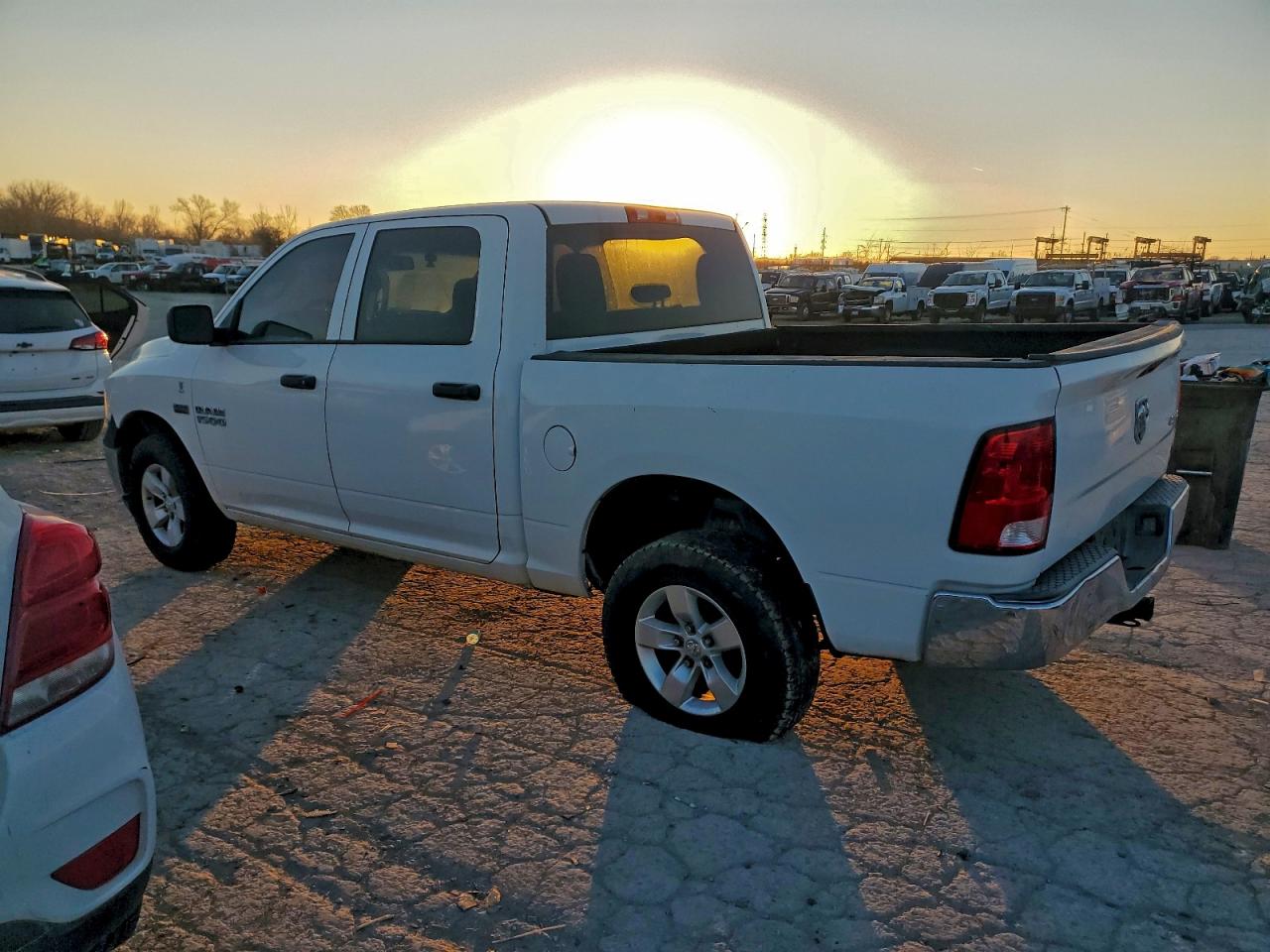 2016 RAM 1500 ST photo 2