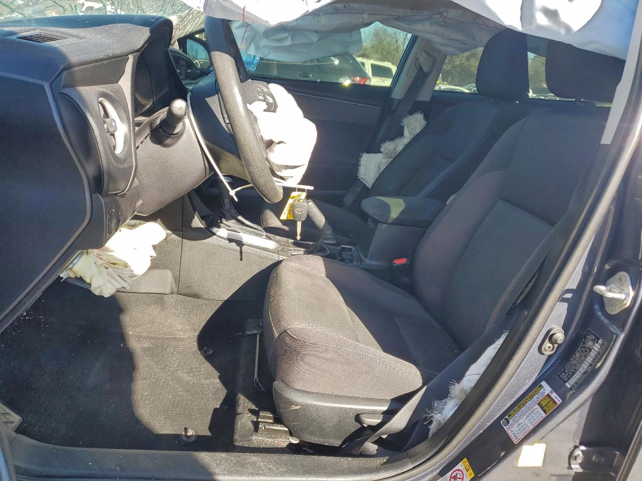 2019 TOYOTA COROLLA L photo 7