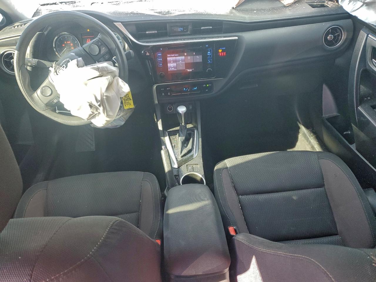 2019 TOYOTA COROLLA L photo 8