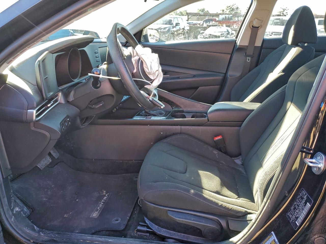 2023 HYUNDAI ELANTRA BLUE photo 13
