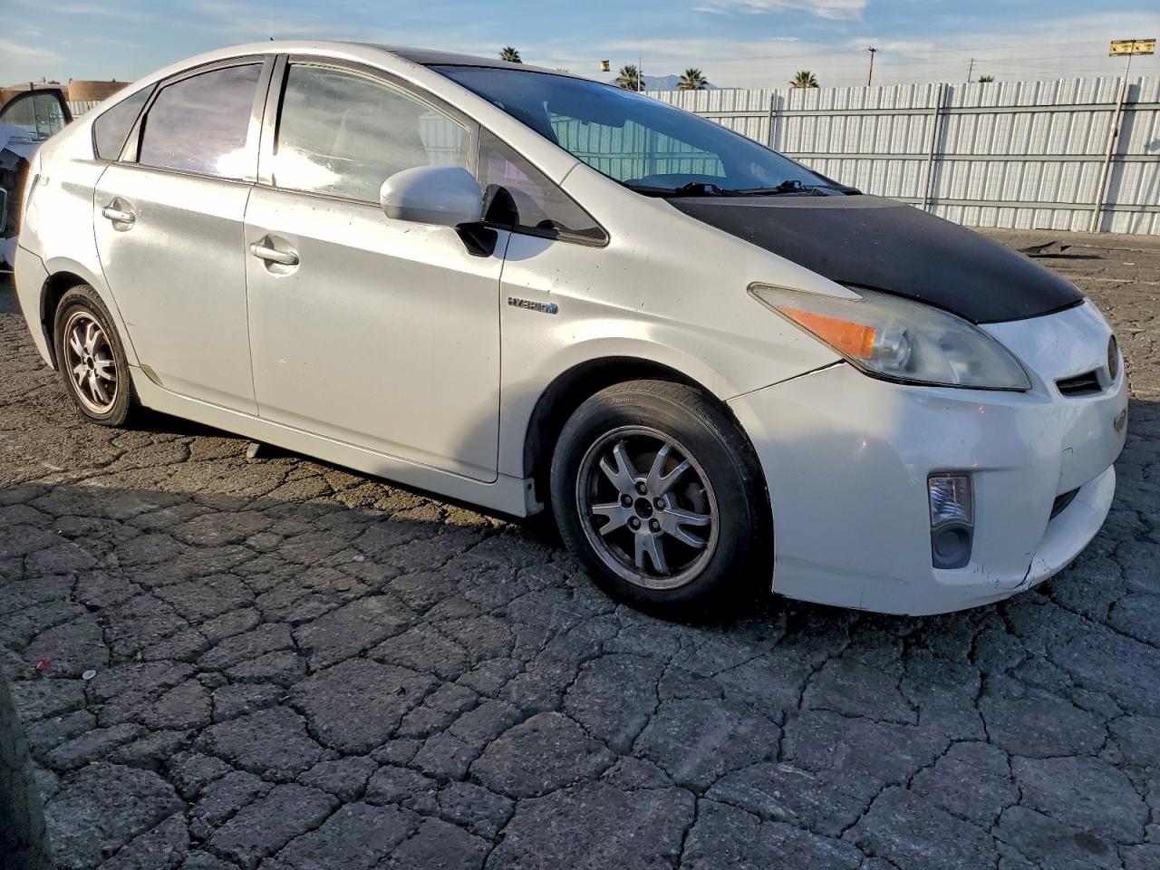 2010 TOYOTA PRIUS photo 4