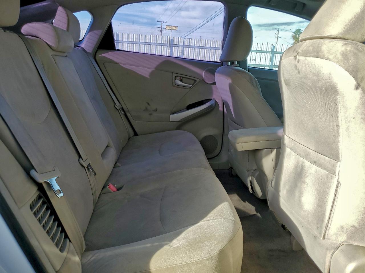 2010 TOYOTA PRIUS photo 10