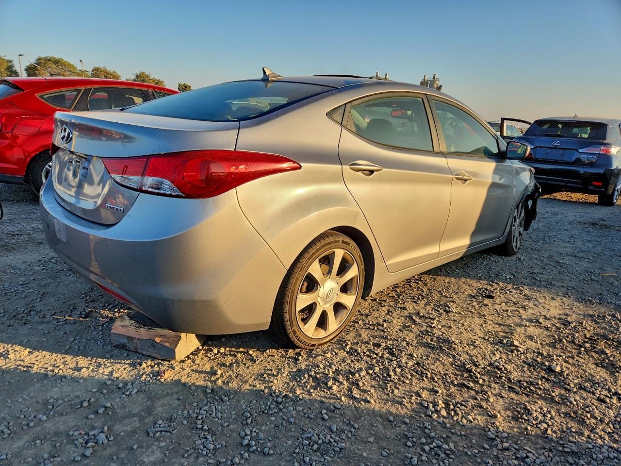 2012 HYUNDAI ELANTRA GLS photo 3