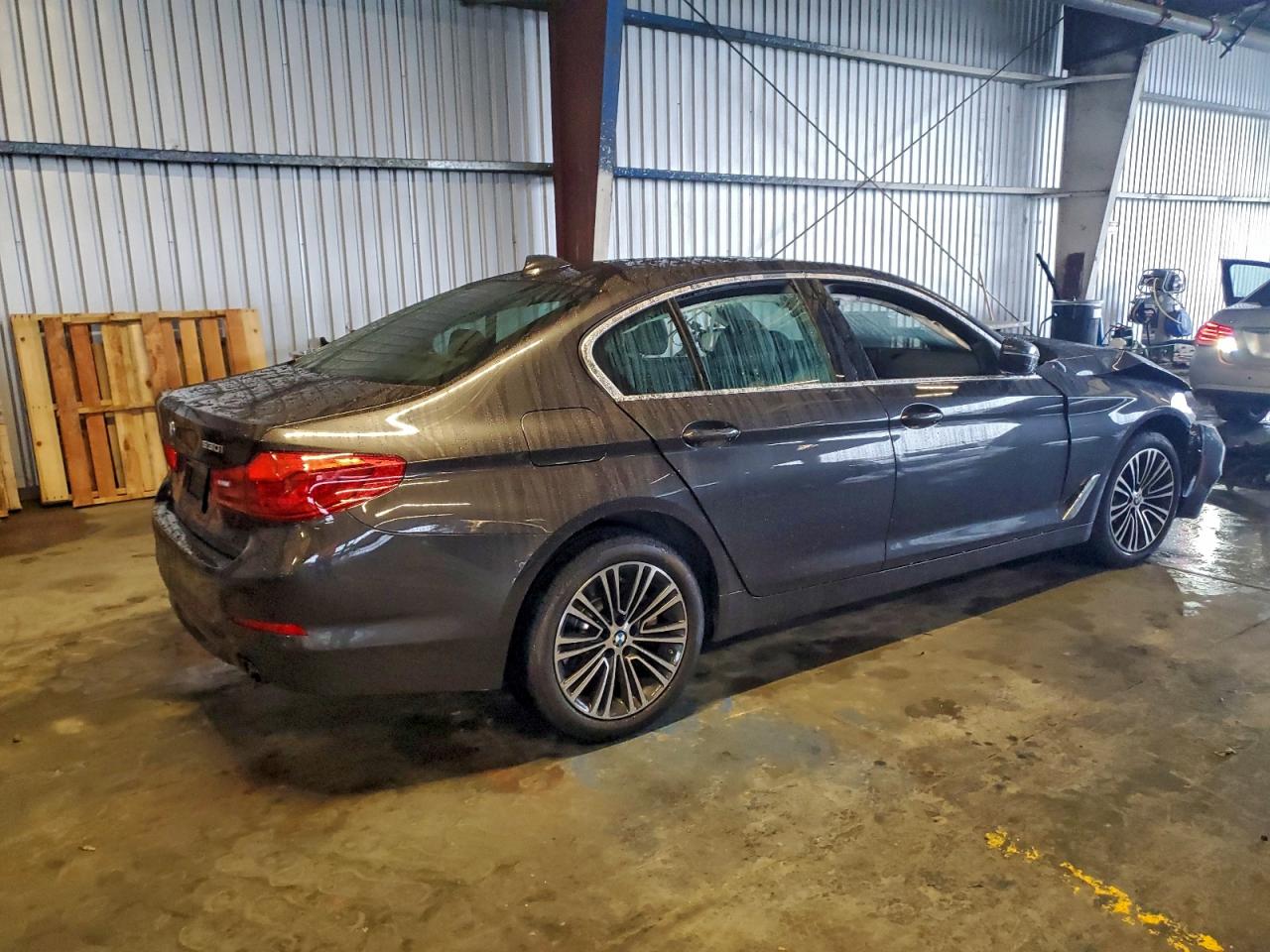 2019 BMW 530 I photo 3