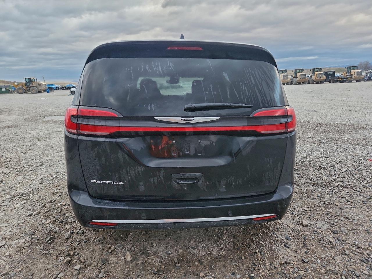 2025 CHRYSLER PACIFICA SELECT photo 6