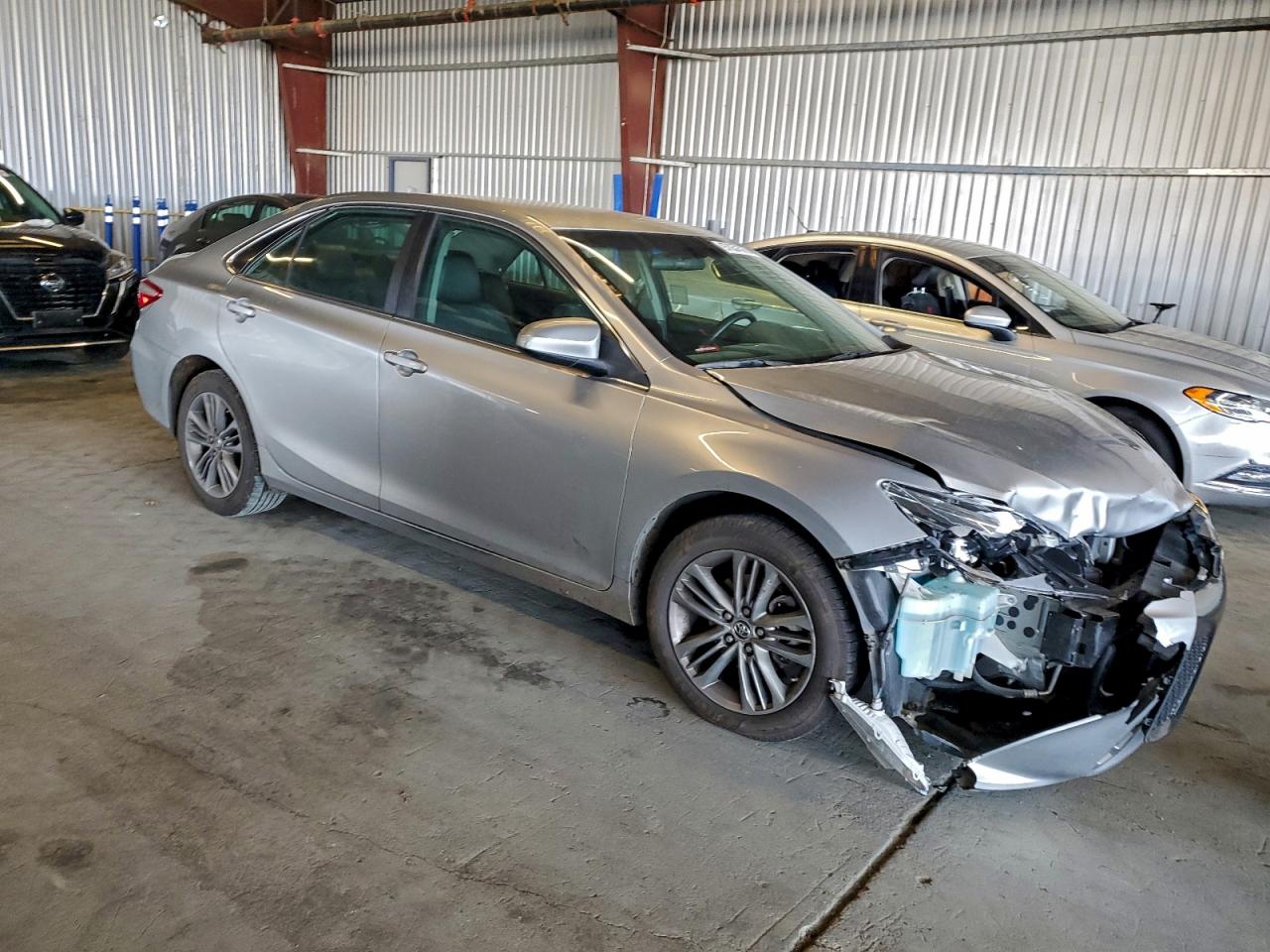 2015 TOYOTA CAMRY LE photo 4