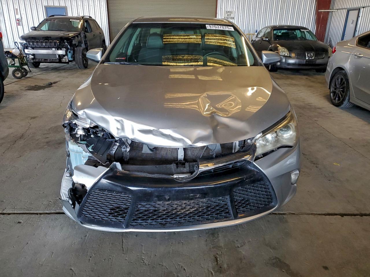 2015 TOYOTA CAMRY LE photo 5