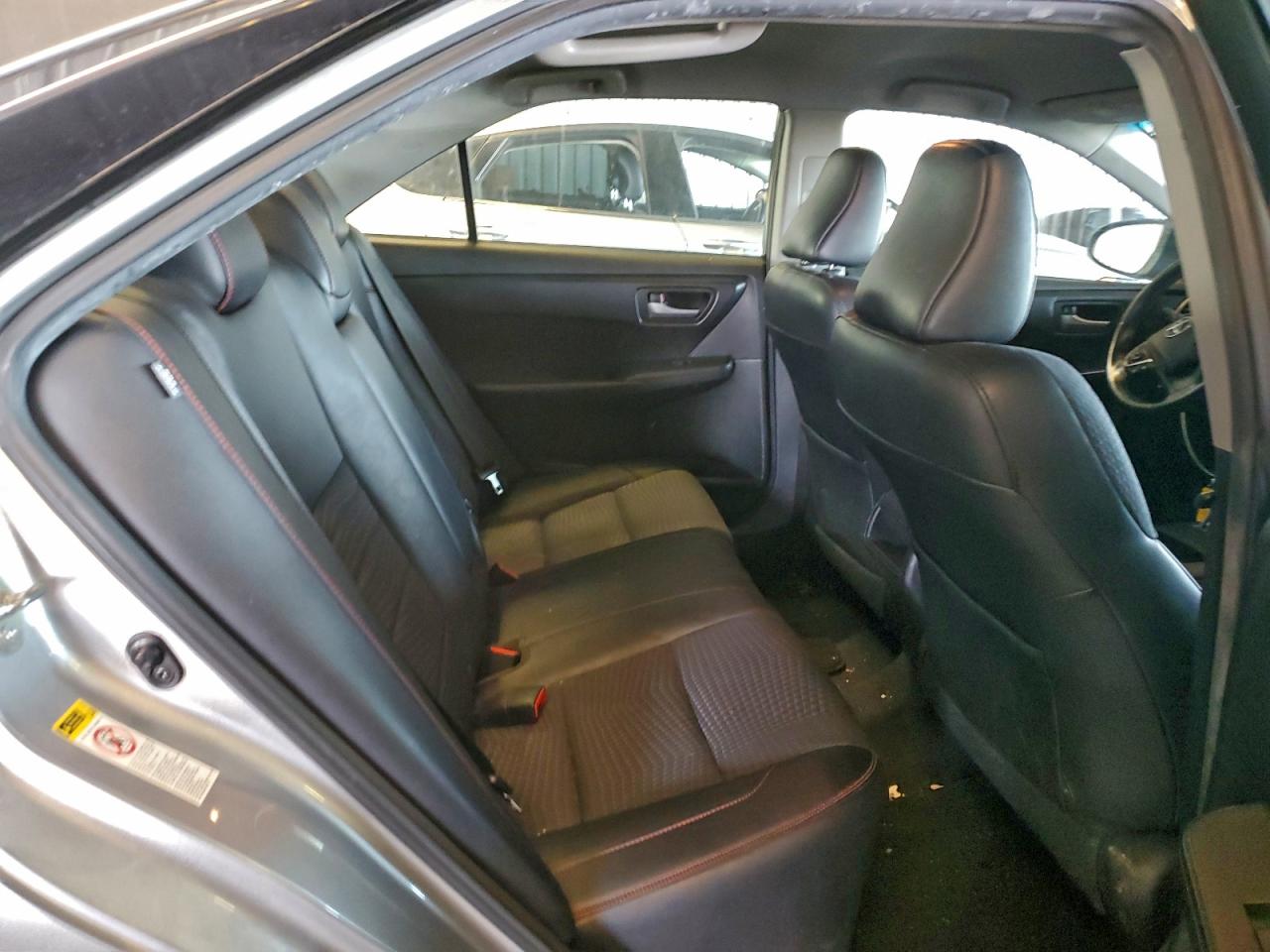 2015 TOYOTA CAMRY LE photo 10