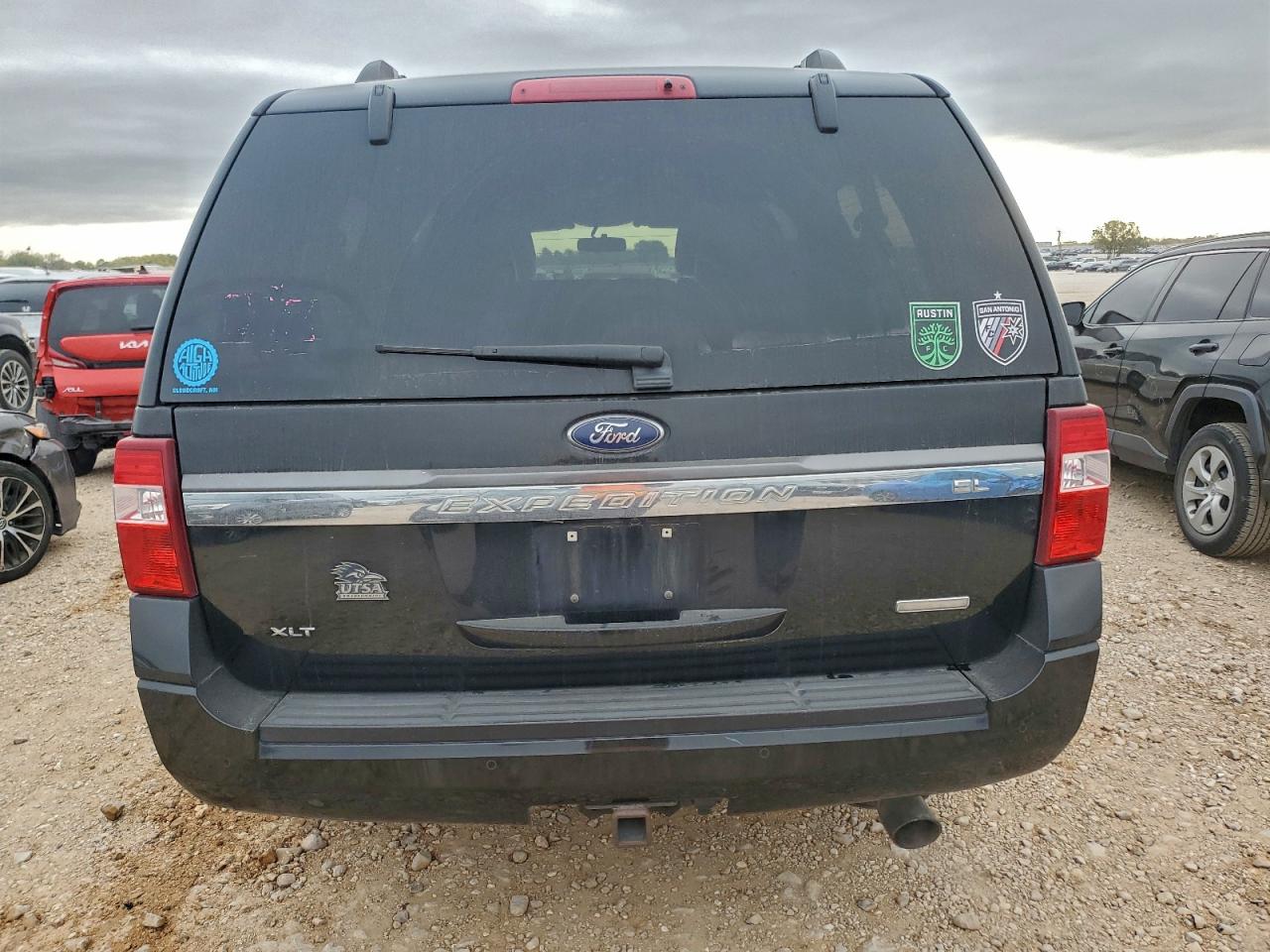 2017 FORD EXPEDITION EL XLT photo 6