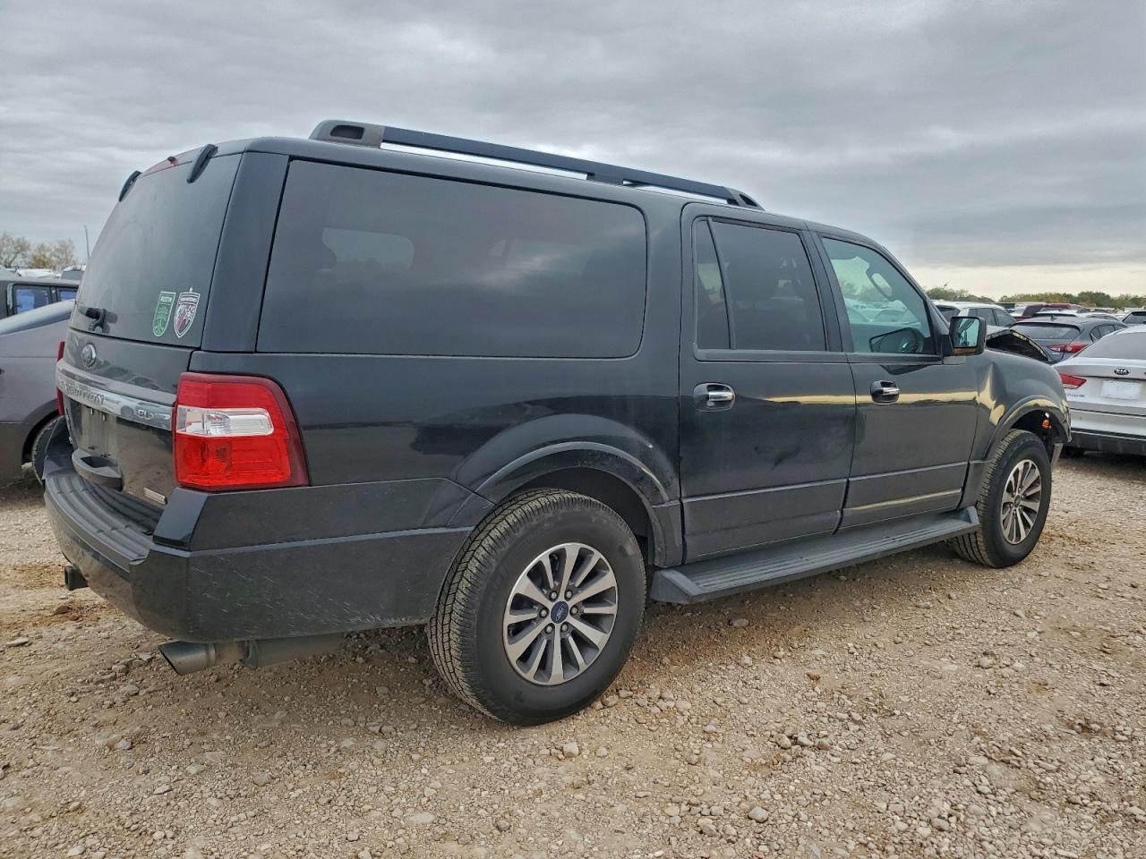 2017 FORD EXPEDITION EL XLT photo 3