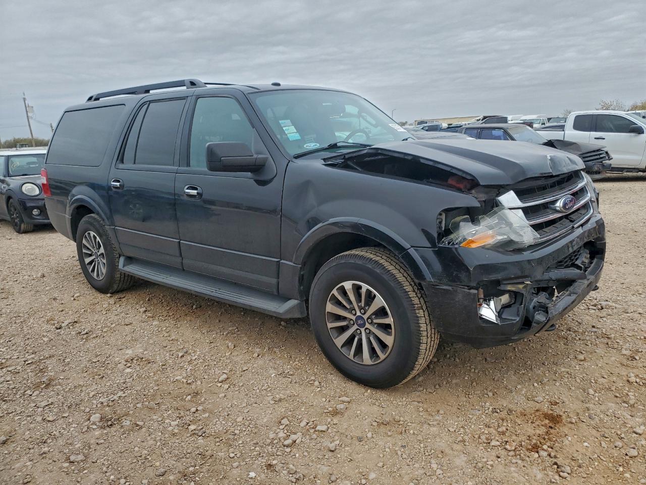 2017 FORD EXPEDITION EL XLT photo 4
