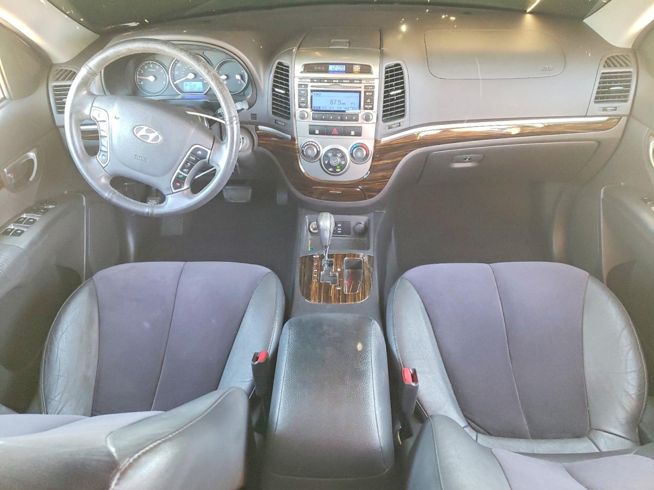 2011 HYUNDAI SANTA FE SE photo 8
