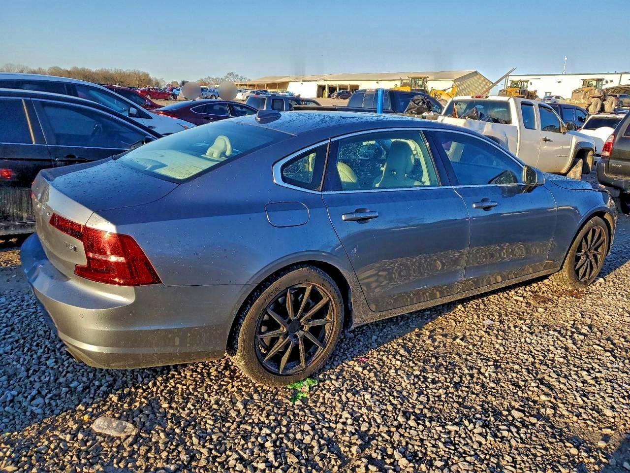 2018 VOLVO S90 T5 MOMENTUM photo 5