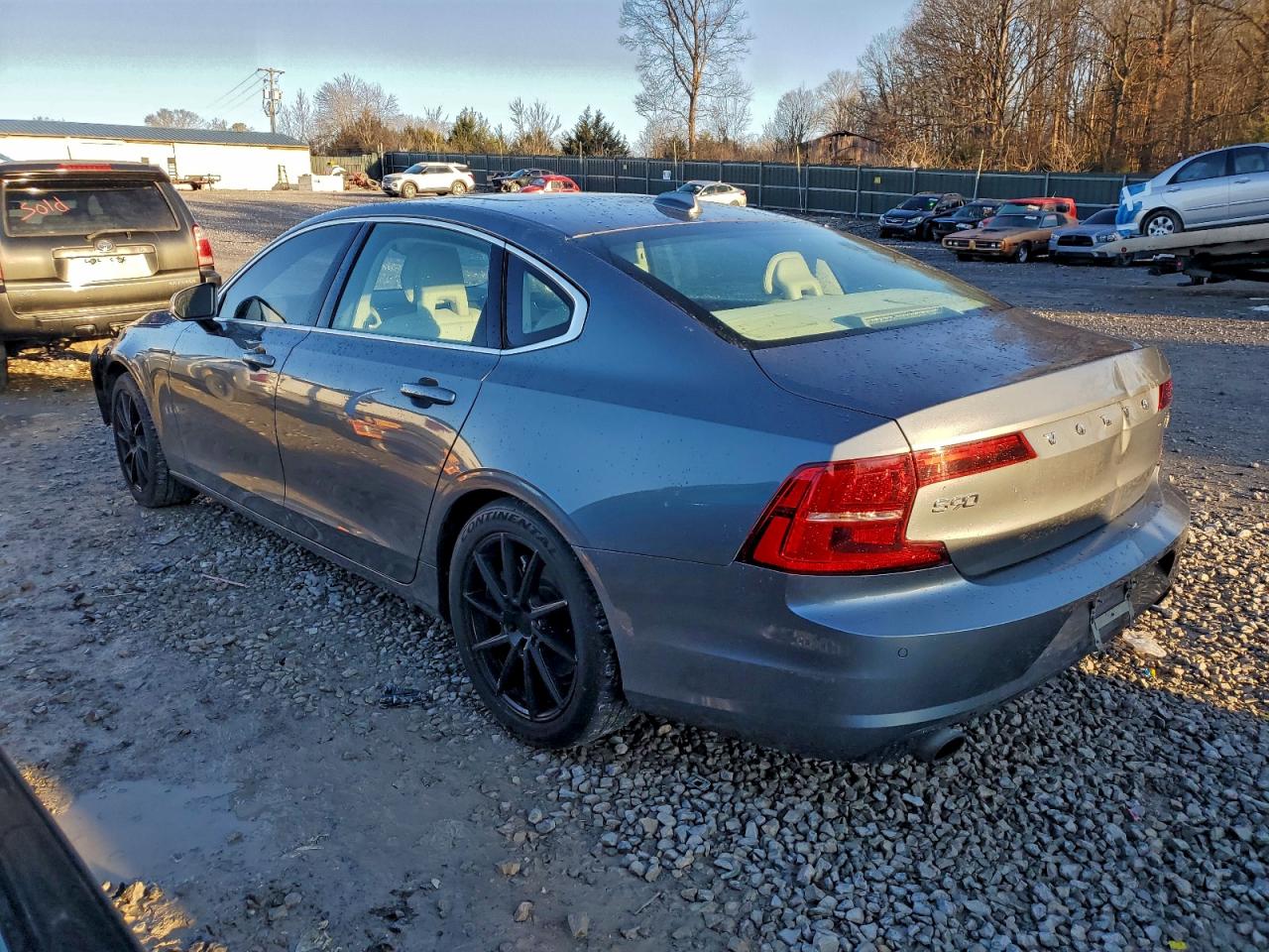 2018 VOLVO S90 T5 MOMENTUM photo 3
