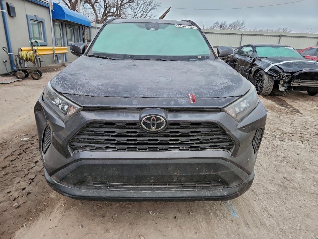 2019 TOYOTA RAV4 LE photo 13