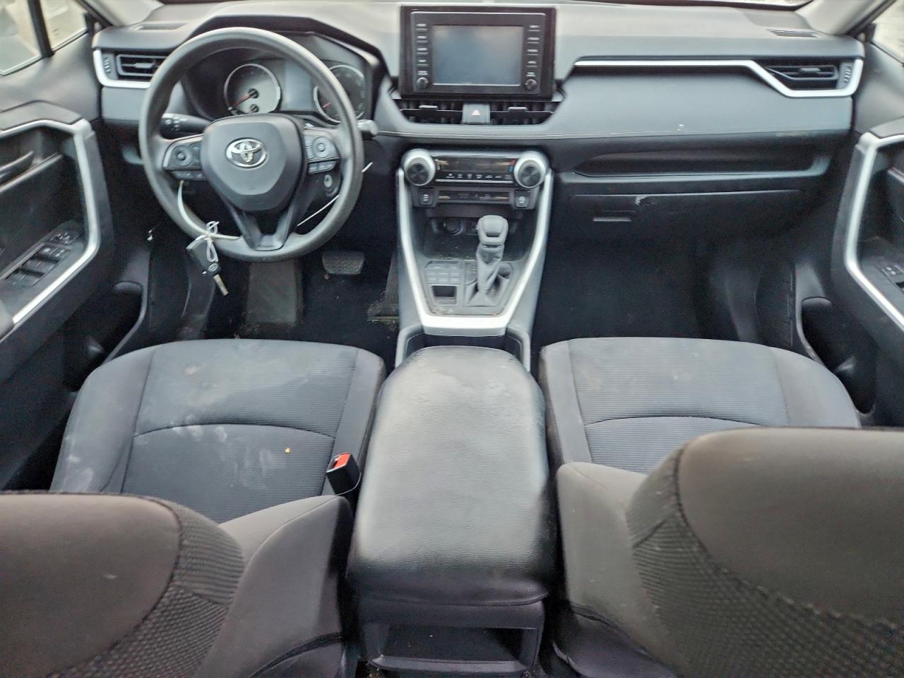 2019 TOYOTA RAV4 LE photo 22