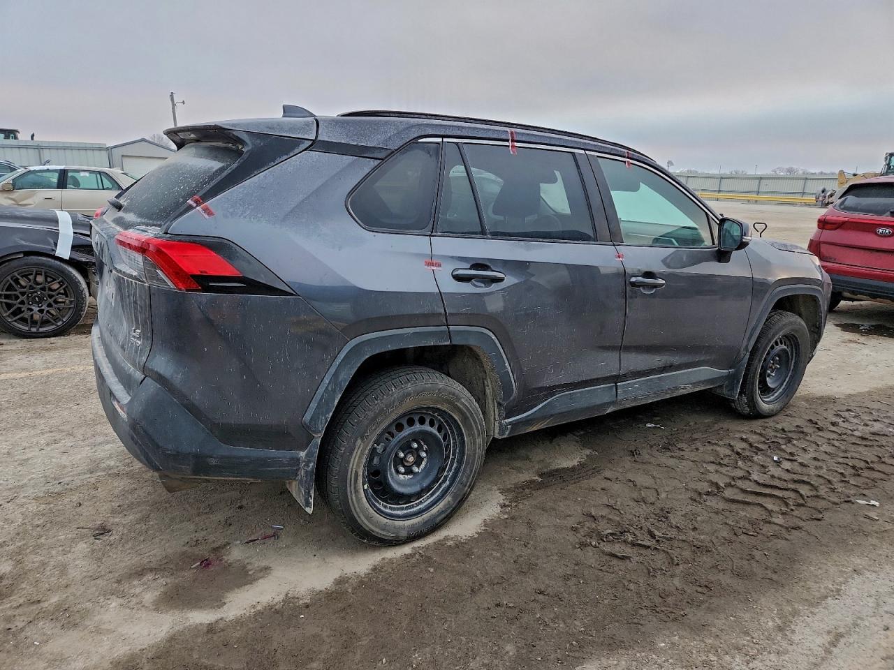 2019 TOYOTA RAV4 LE photo 7