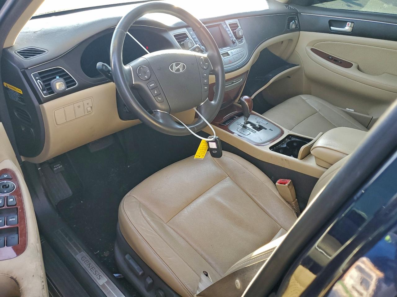2012 HYUNDAI GENESIS 3.8L photo 15