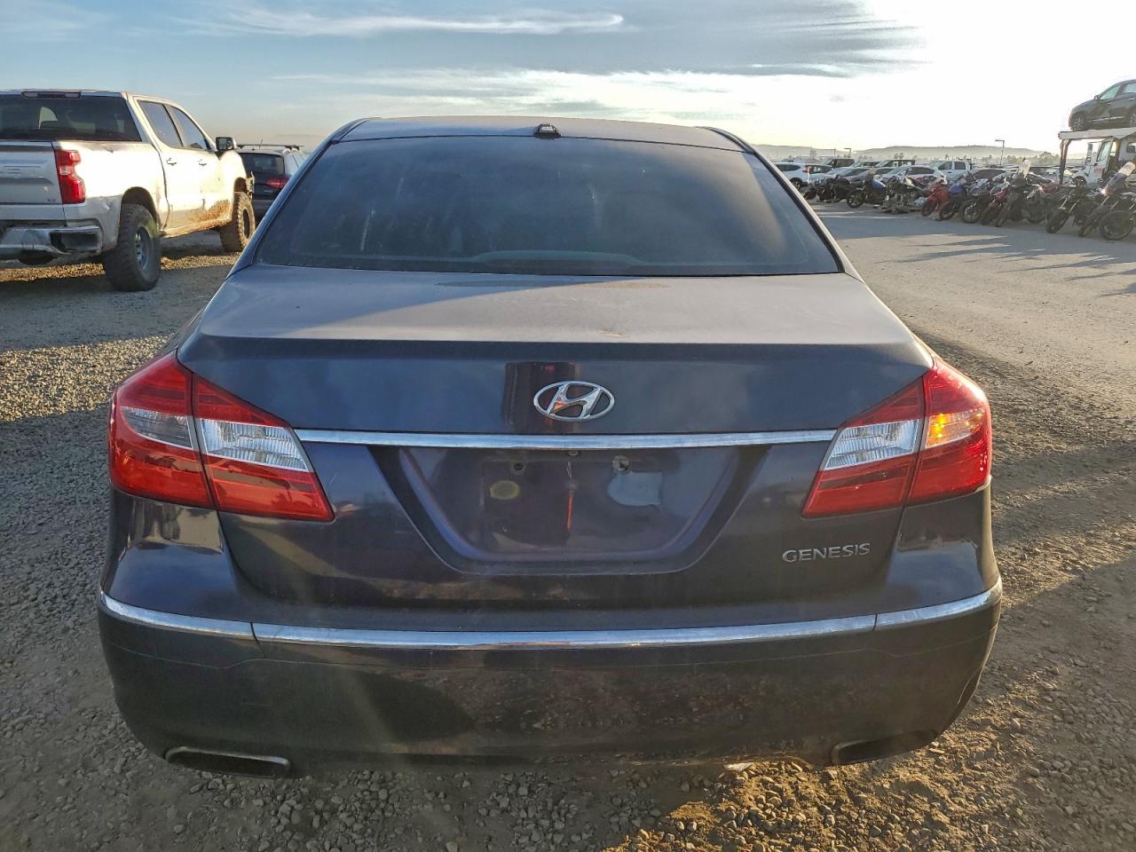 2012 HYUNDAI GENESIS 3.8L photo 11