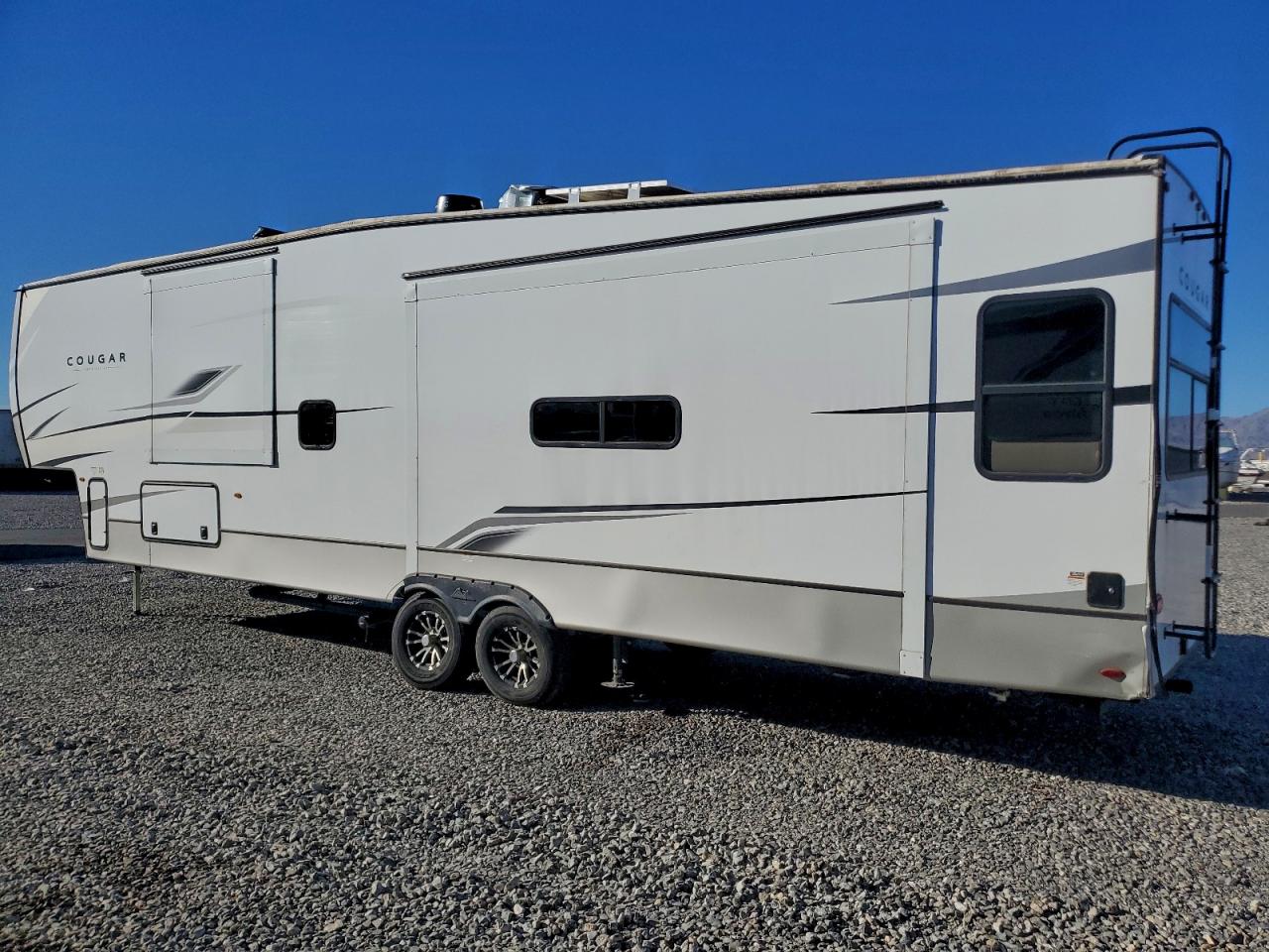 2023 COUG TRAV TRAIL - RV photo 3