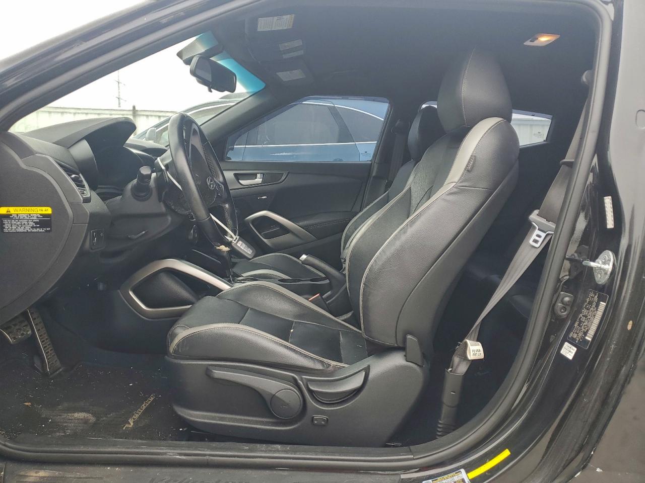 2016 HYUNDAI VELOSTER TURBO photo 7