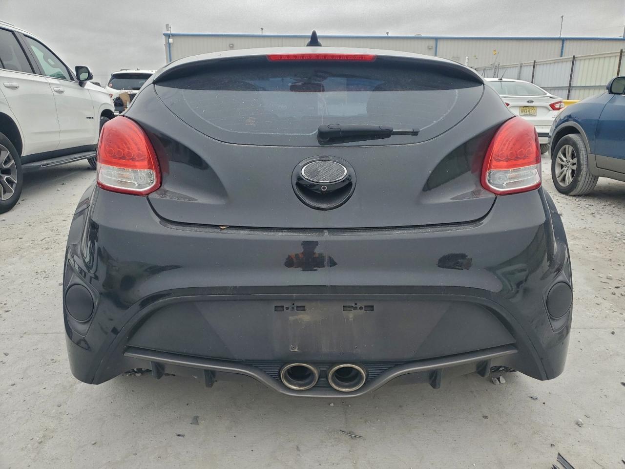 2016 HYUNDAI VELOSTER TURBO photo 6