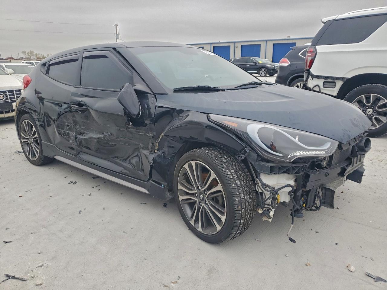2016 HYUNDAI VELOSTER TURBO photo 4