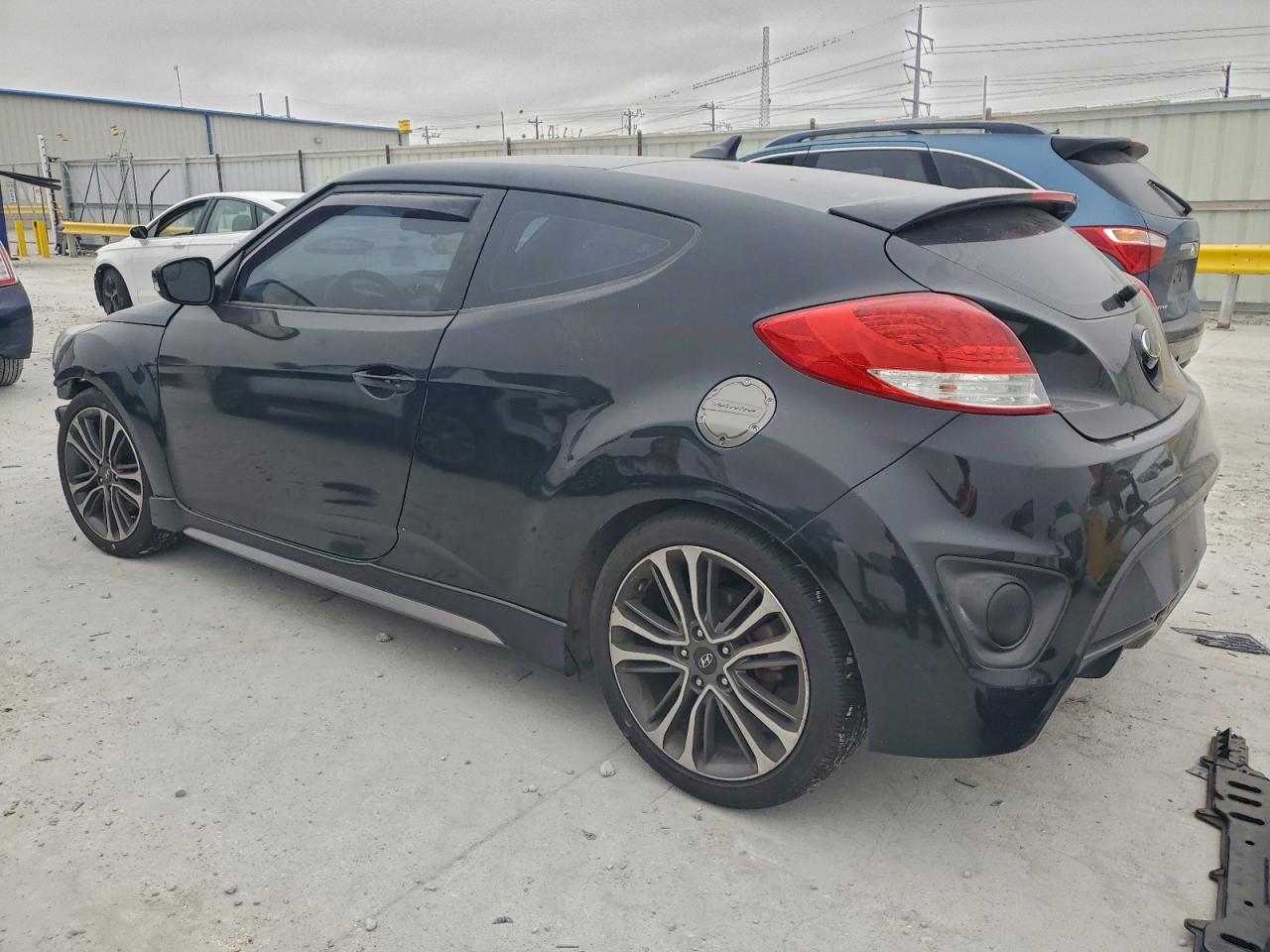 2016 HYUNDAI VELOSTER TURBO photo 2