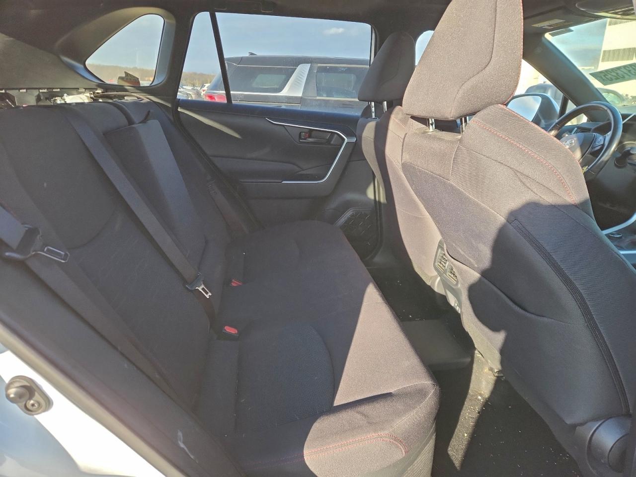 2021 TOYOTA RAV4 PRIME SE photo 11