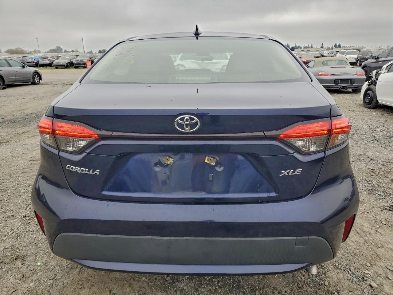 2020 TOYOTA COROLLA XLE photo 6