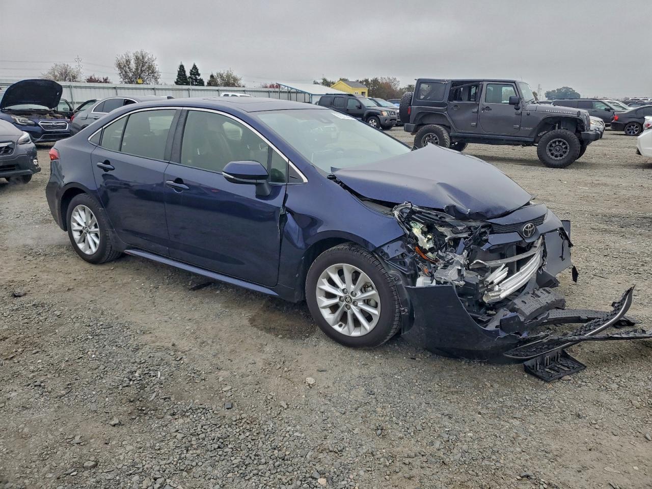 2020 TOYOTA COROLLA XLE photo 4
