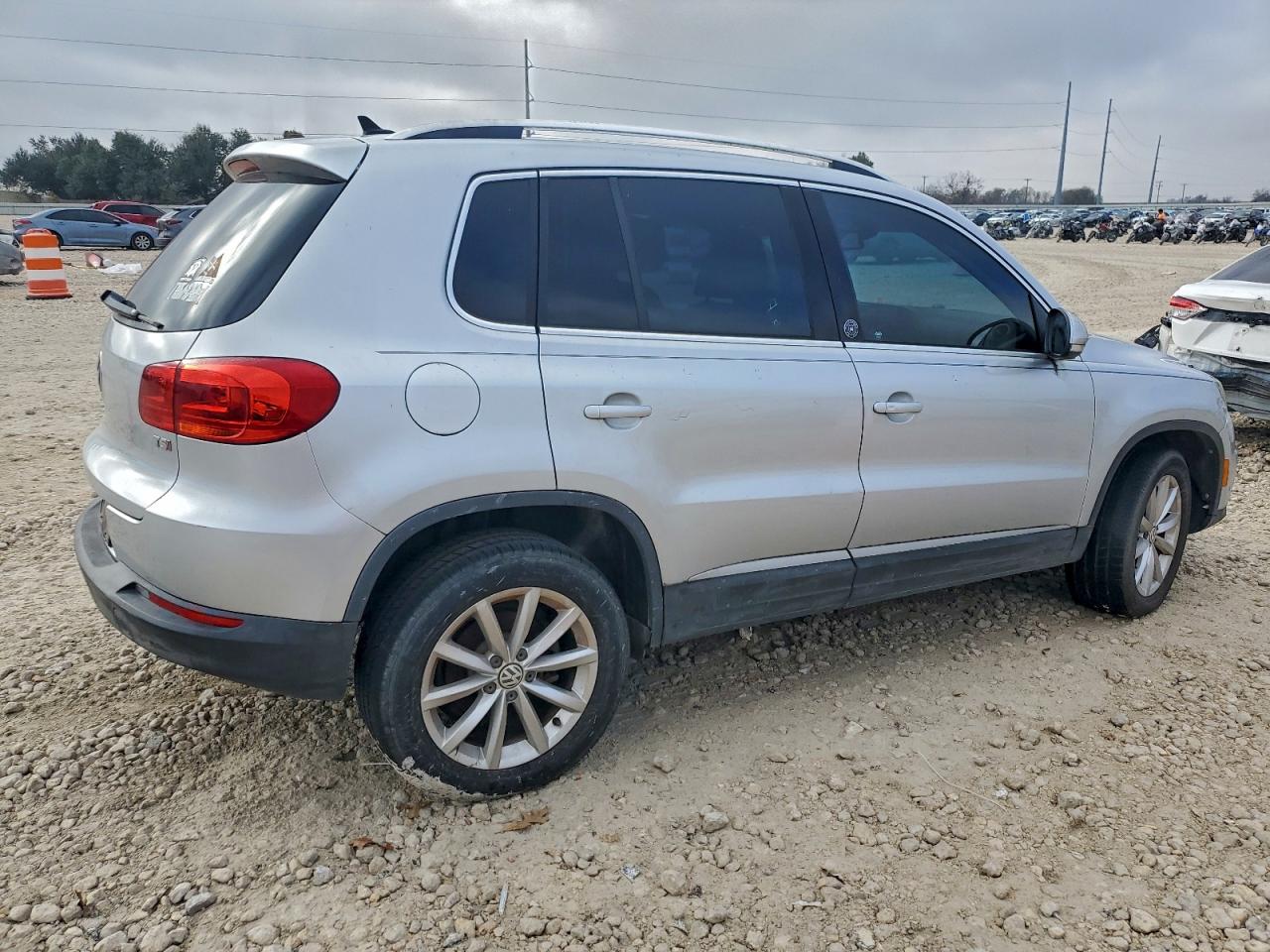 2017 VOLKSWAGEN TIGUAN WOLFSBURG photo 3