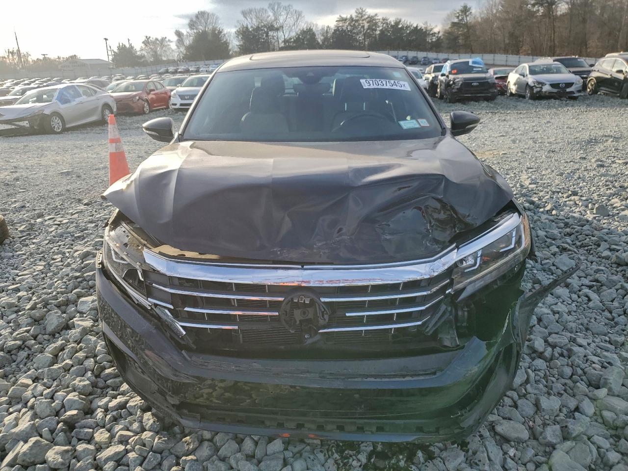 2021 VOLKSWAGEN PASSAT R-LINE photo 5
