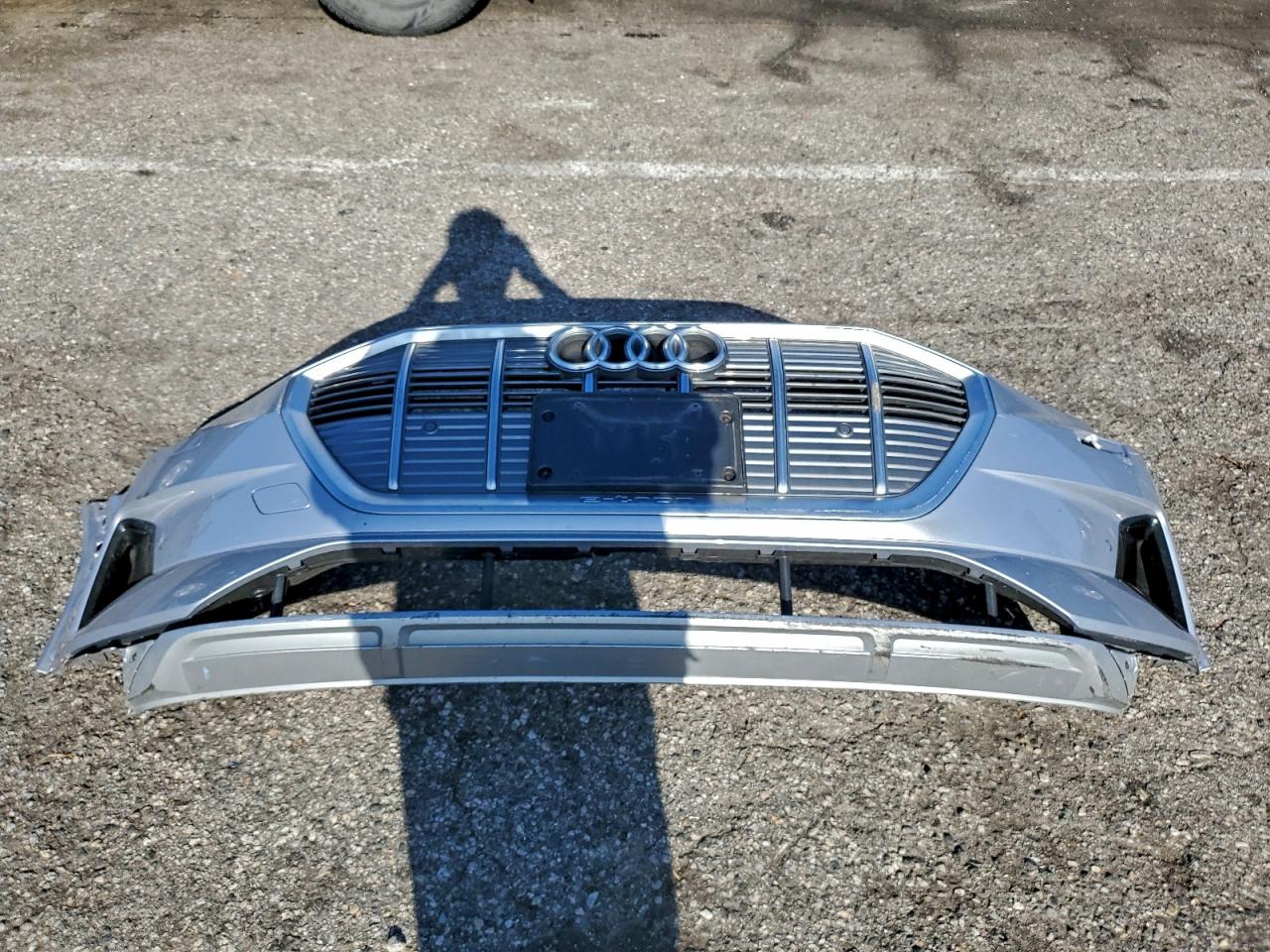 2022 AUDI E-TRON PREMIUM photo 25