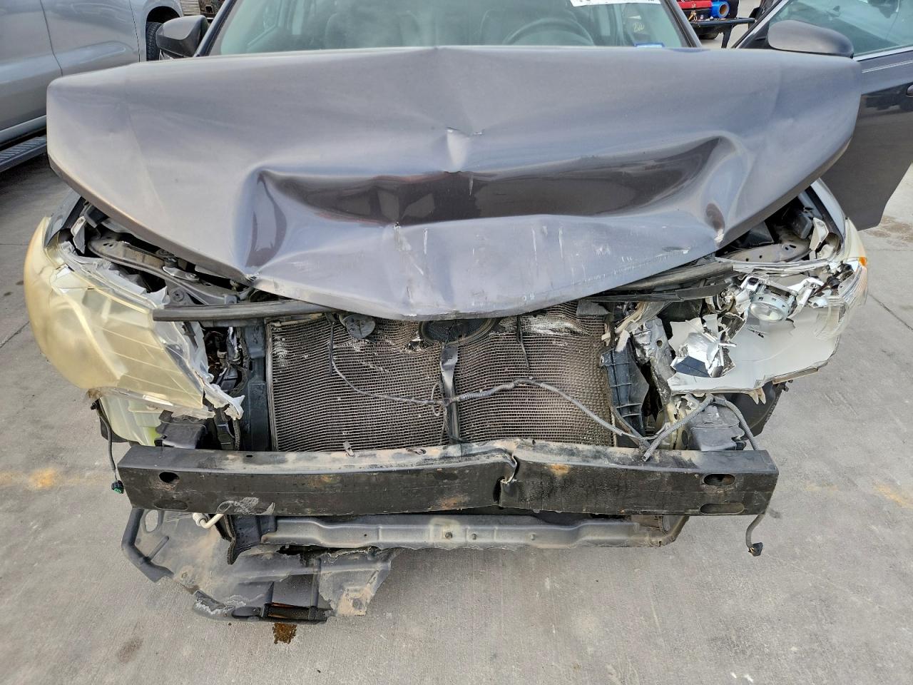2013 TOYOTA CAMRY L photo 21