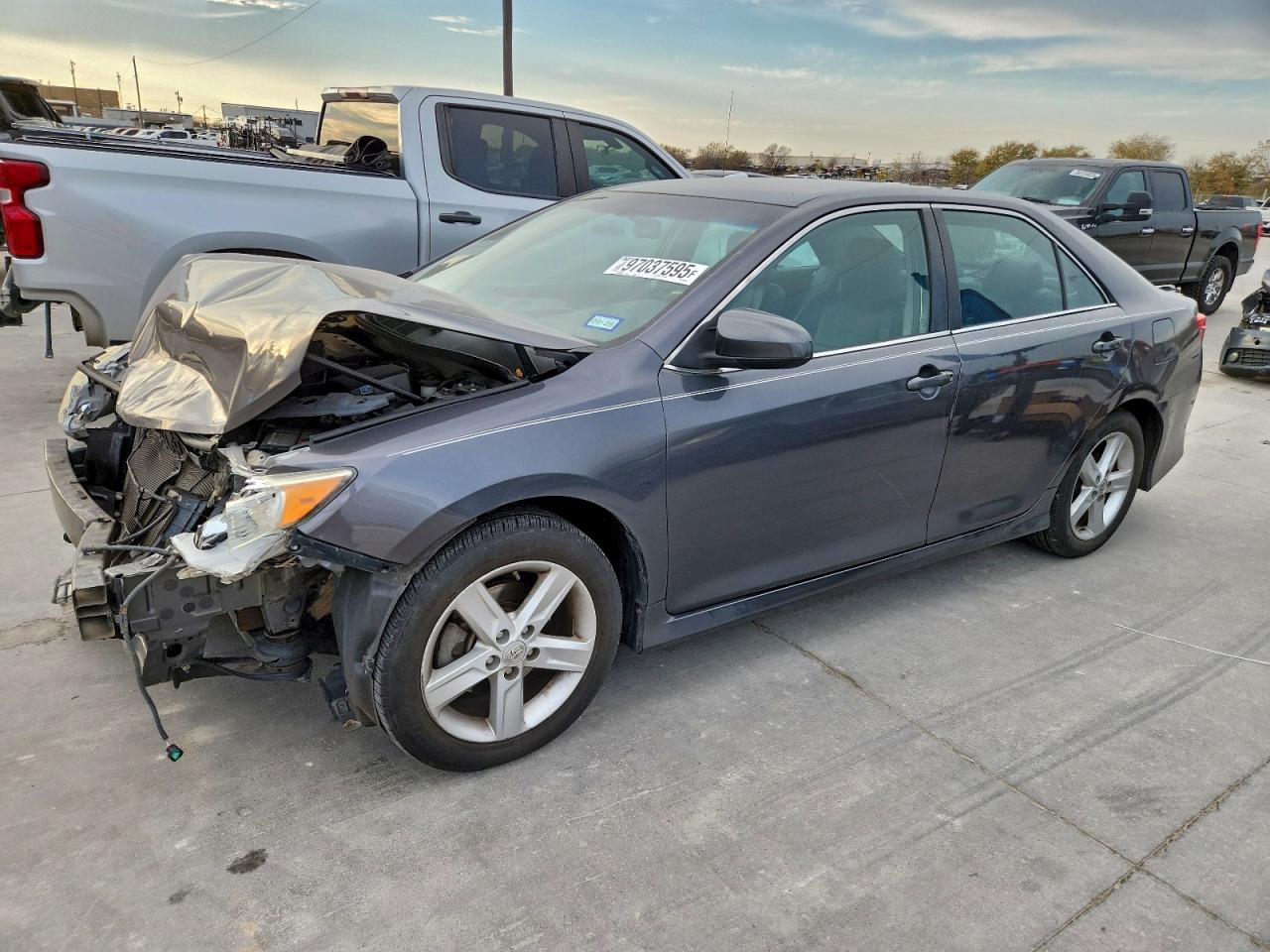2013 TOYOTA CAMRY