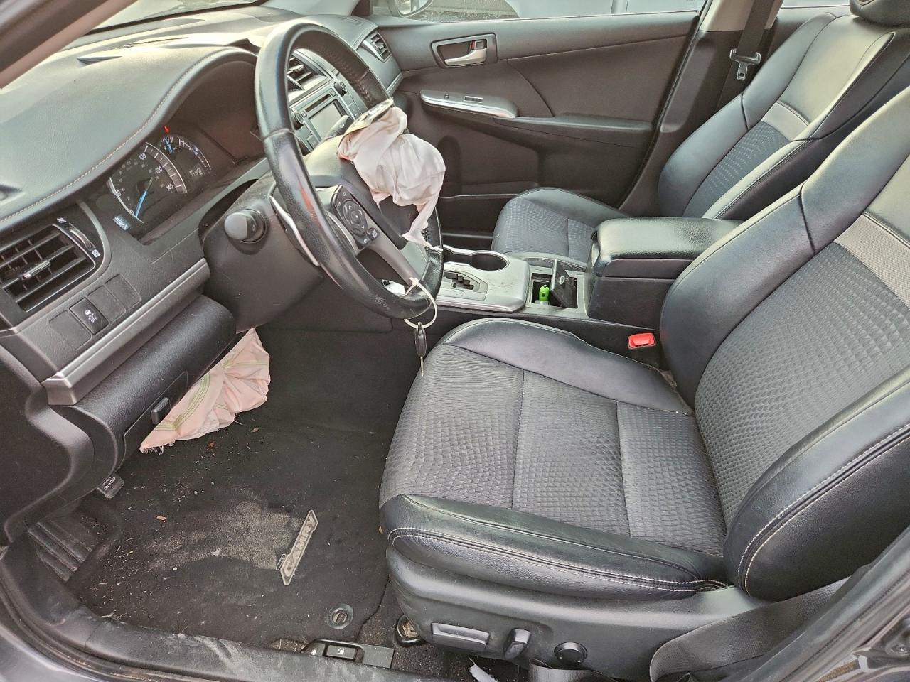 2013 TOYOTA CAMRY L photo 13