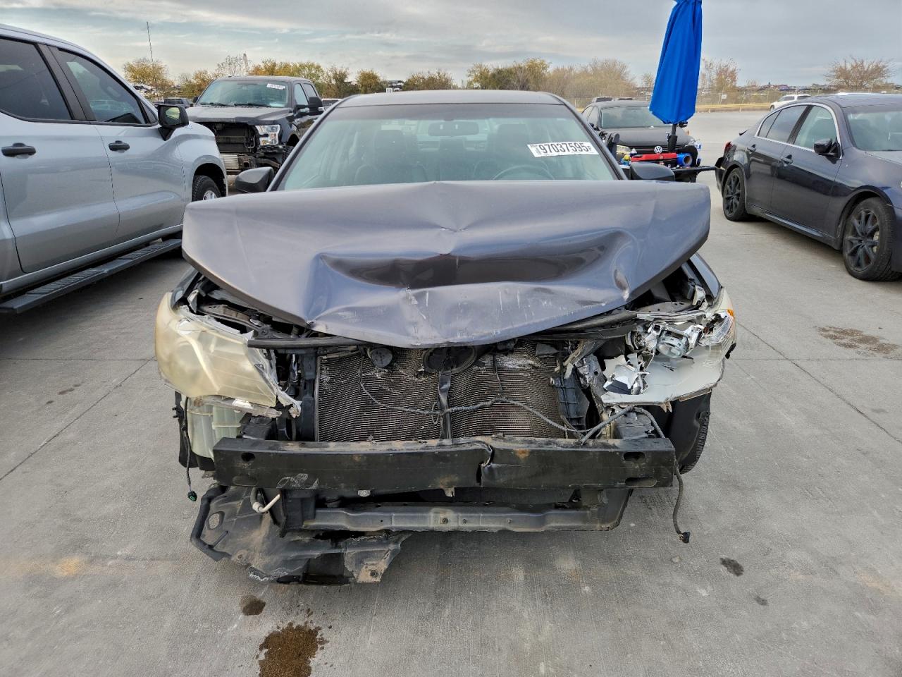 2013 TOYOTA CAMRY L photo 9