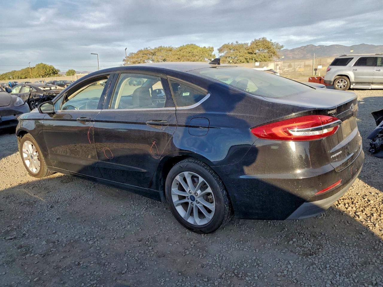 2020 FORD FUSION SE photo 3