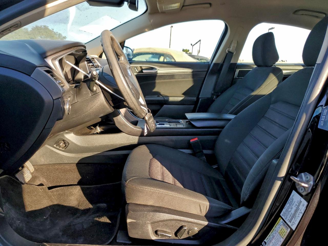2020 FORD FUSION SE photo 13
