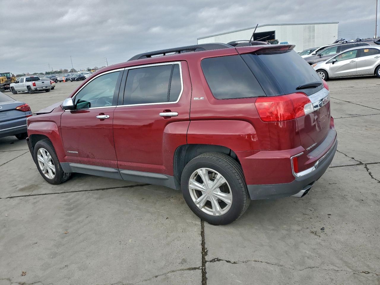 2017 GMC TERRAIN SLE photo 2