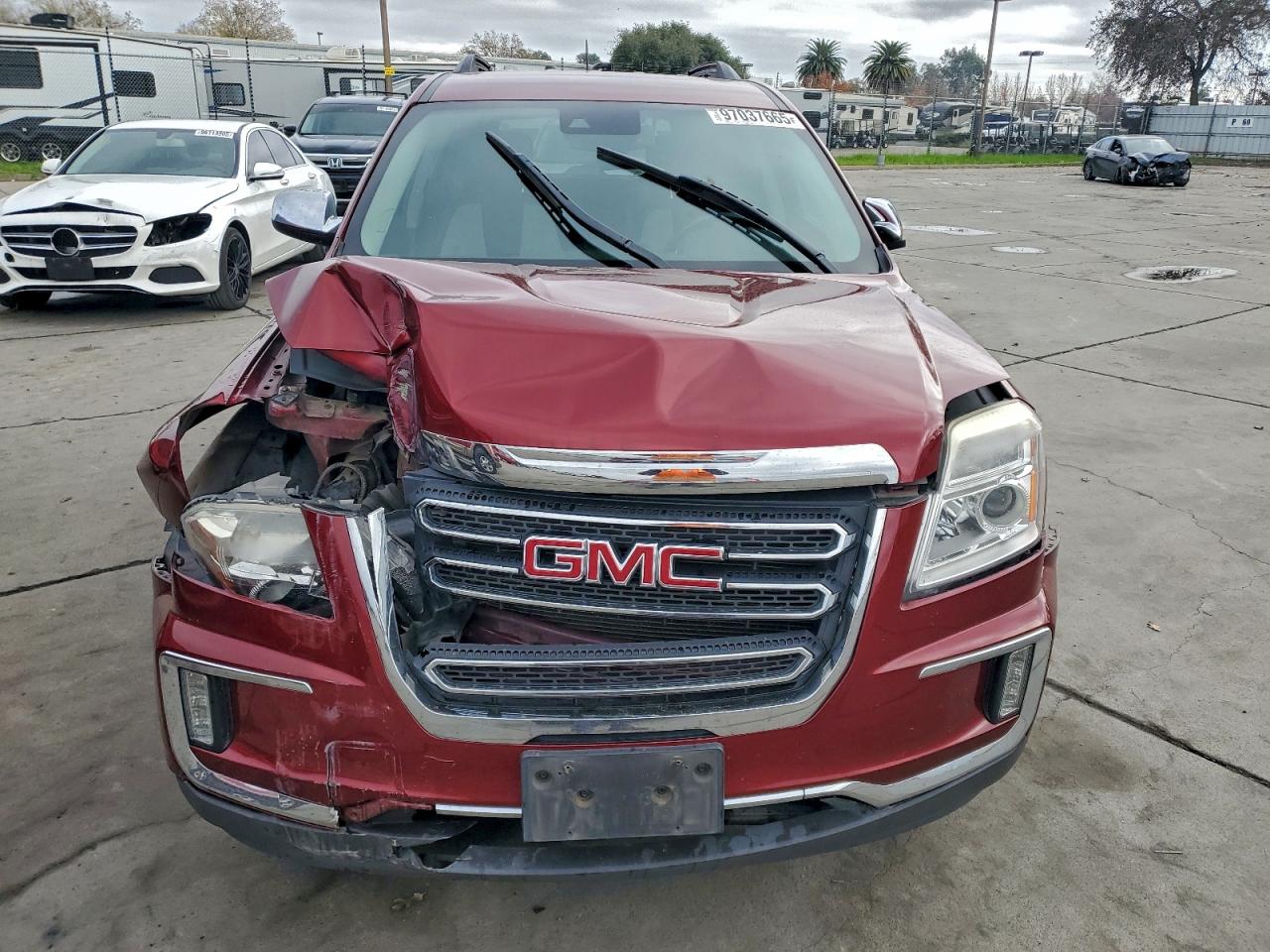 2017 GMC TERRAIN SLE photo 5