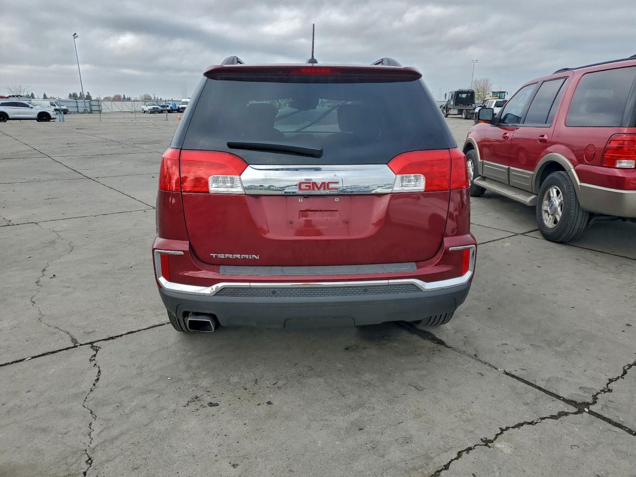 2017 GMC TERRAIN SLE photo 6