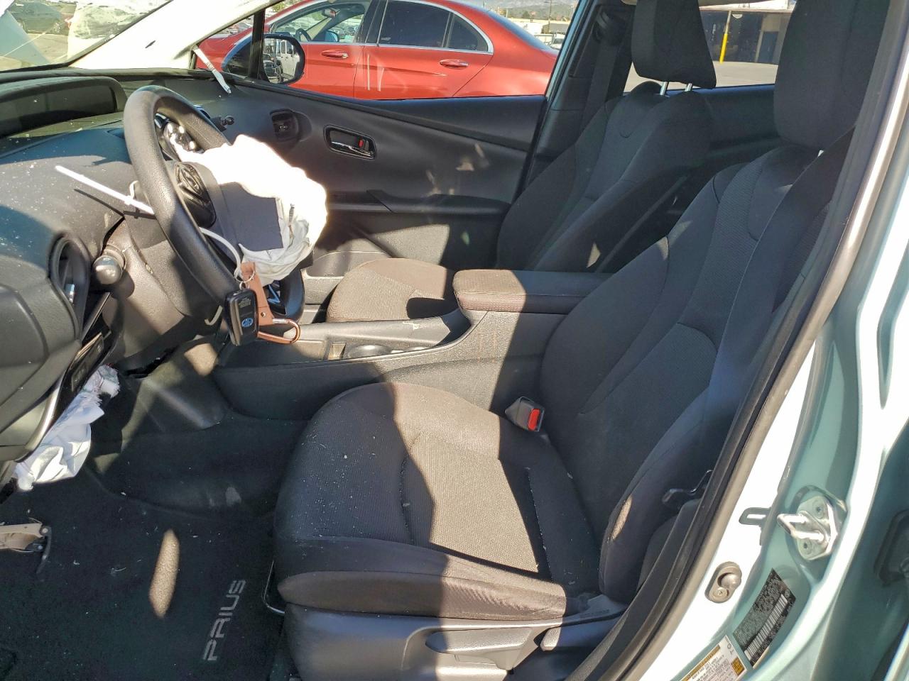 2019 TOYOTA PRIUS photo 7