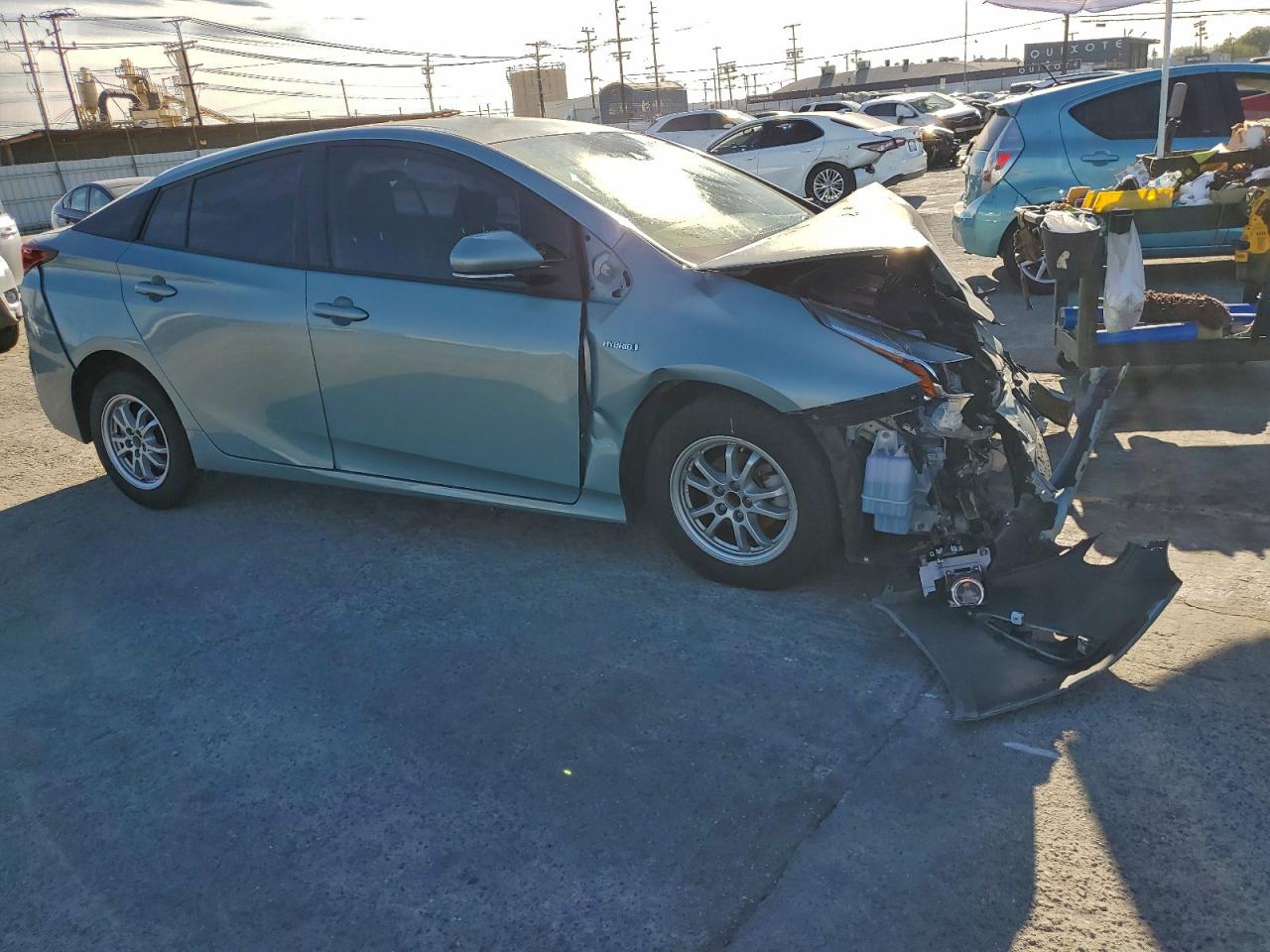 2019 TOYOTA PRIUS photo 4
