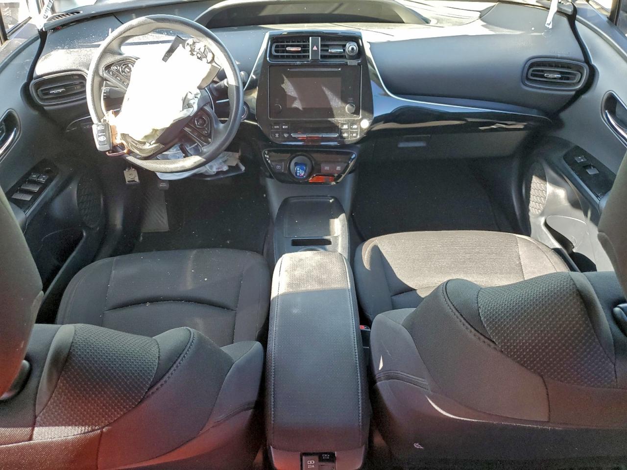 2019 TOYOTA PRIUS photo 8