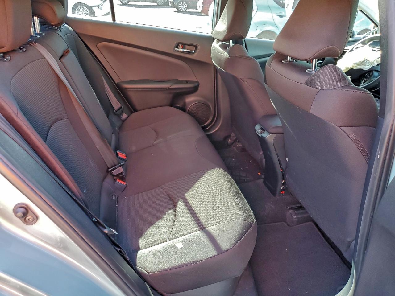 2019 TOYOTA PRIUS photo 10