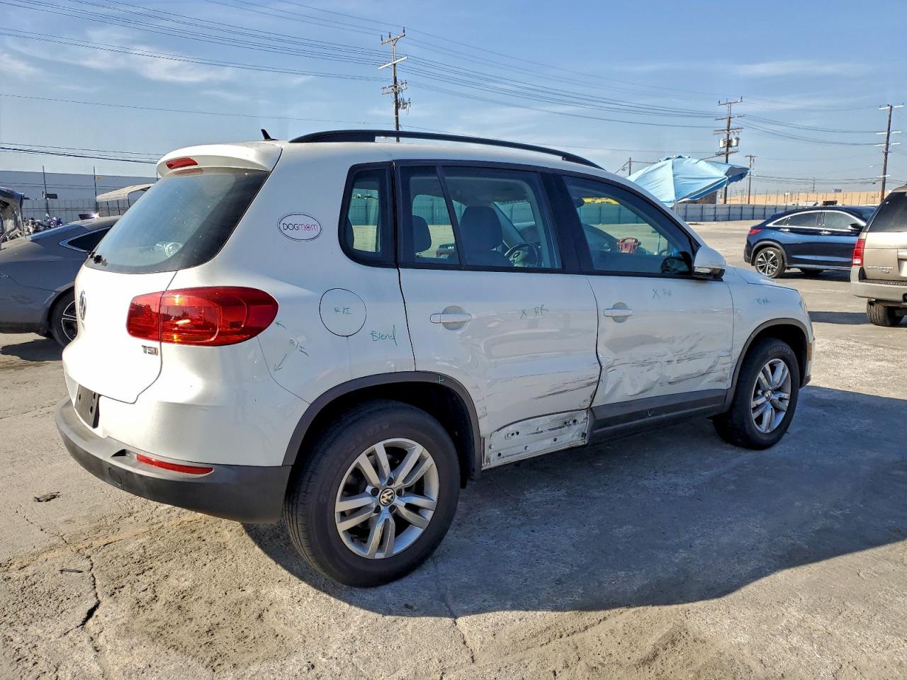 2016 VOLKSWAGEN TIGUAN S photo 3
