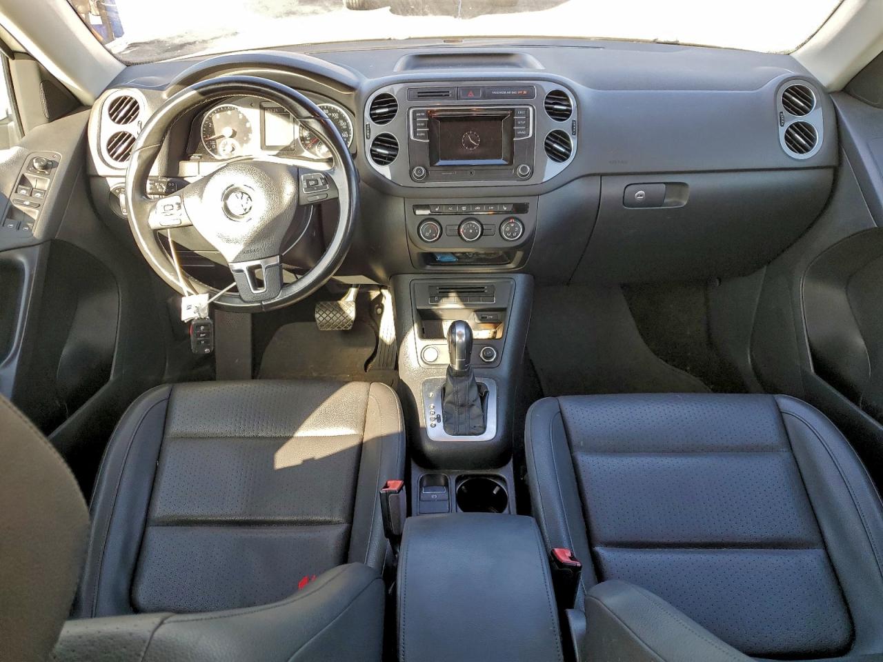 2016 VOLKSWAGEN TIGUAN S photo 8